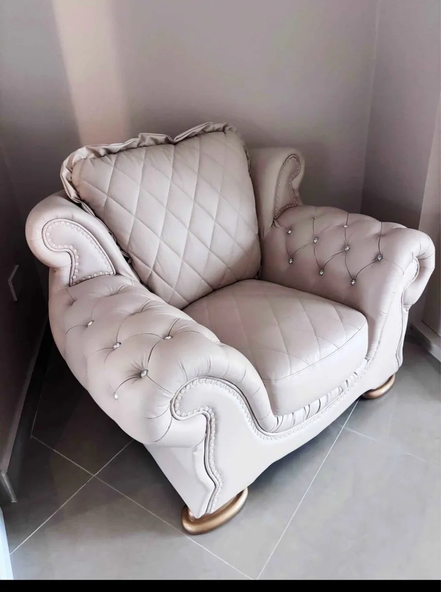 Couch - Image 2