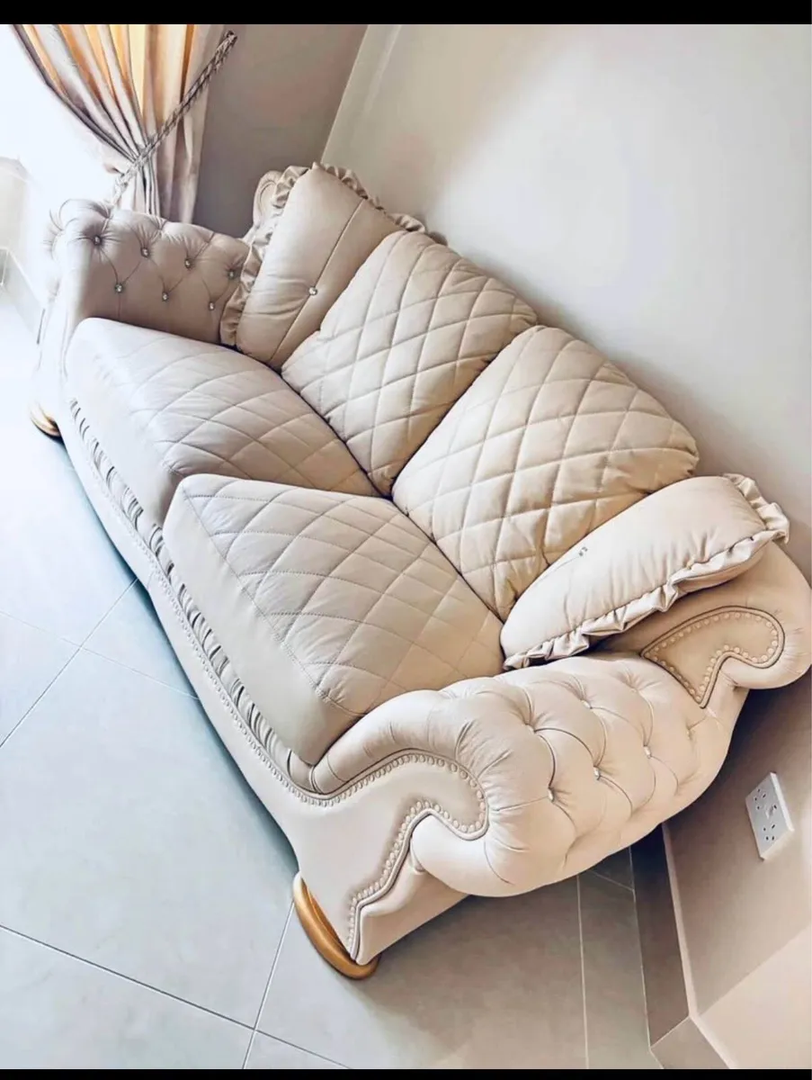 Couch - Image 3