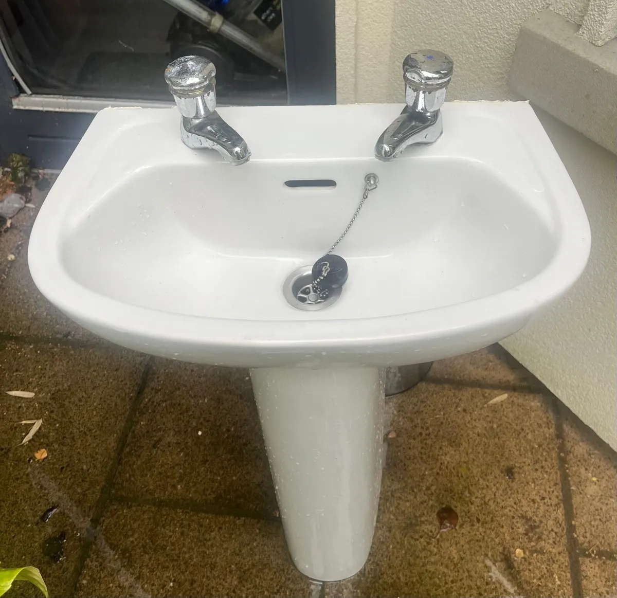 Sink and Pedestal