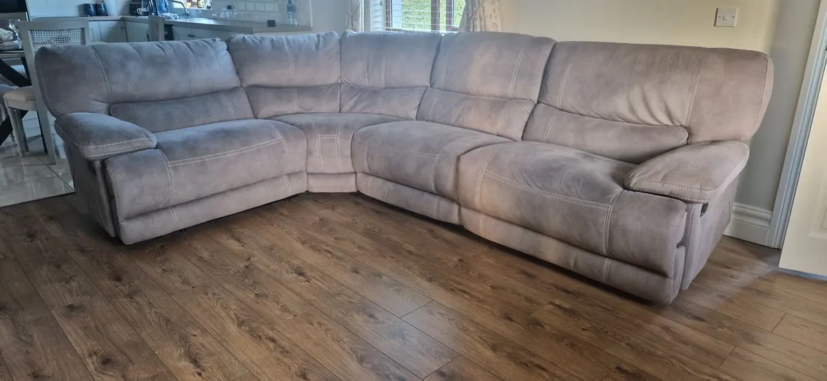 Couch - Image 3