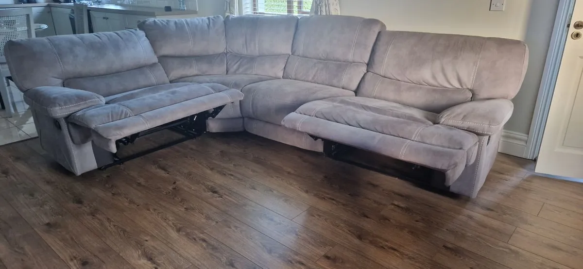 Couch - Image 2