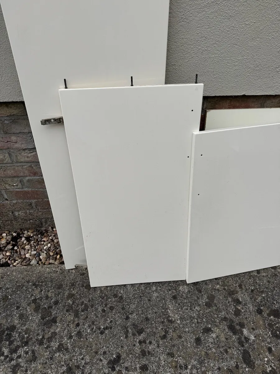 Utility room worktop and units - Image 4