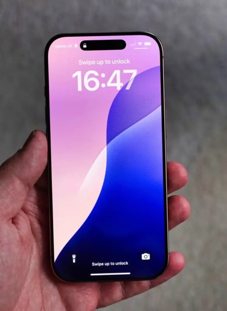 iPhone 16 Pro - Image 2