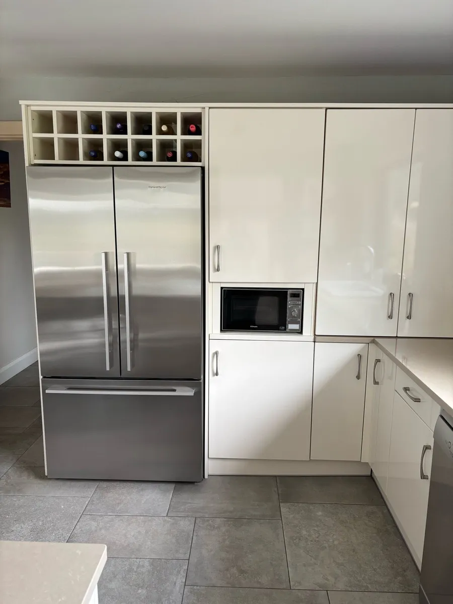 Kitchen units and appliances - Image 2