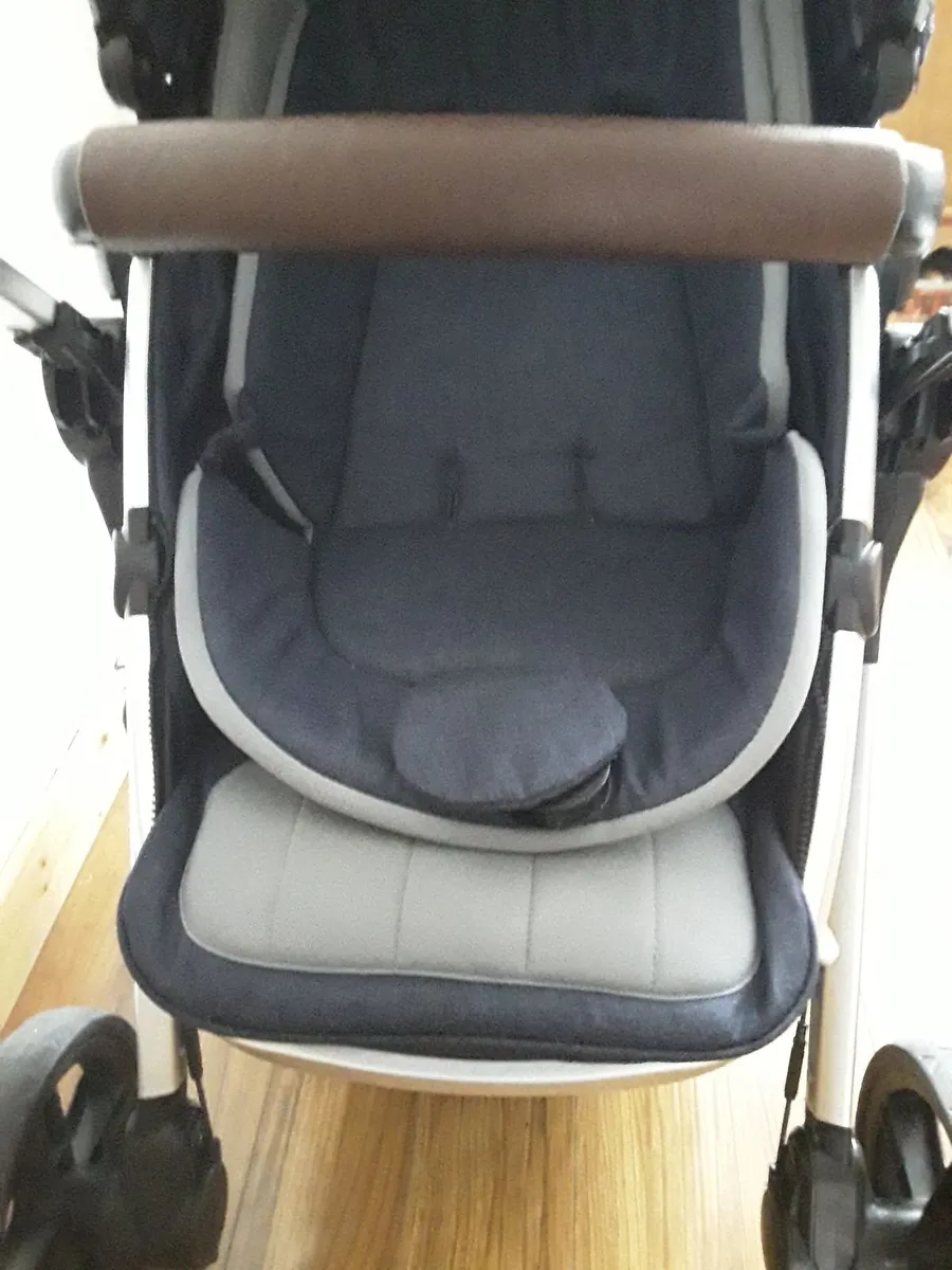 Lovely new condition venti buggie - Image 4