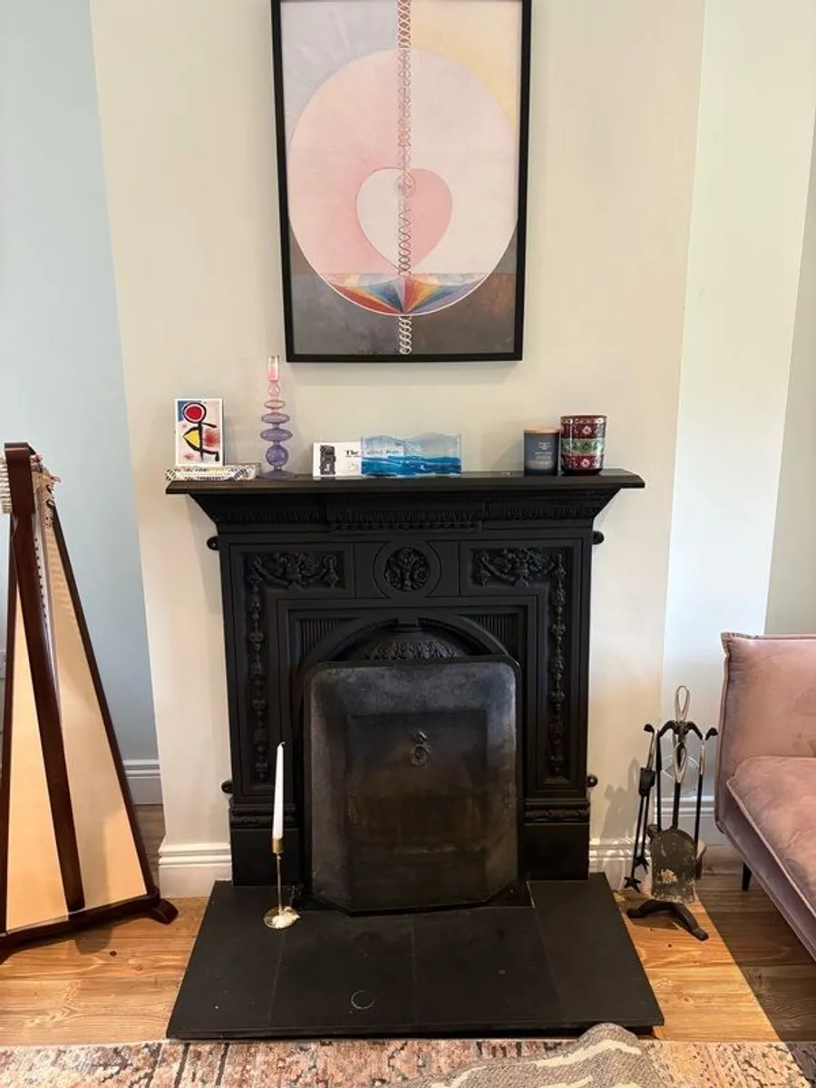Cast iron fireplace, Victorian style - Image 1