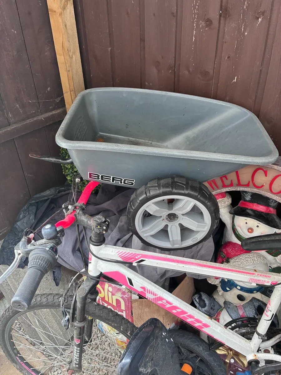 Bikes and furniture - Image 4