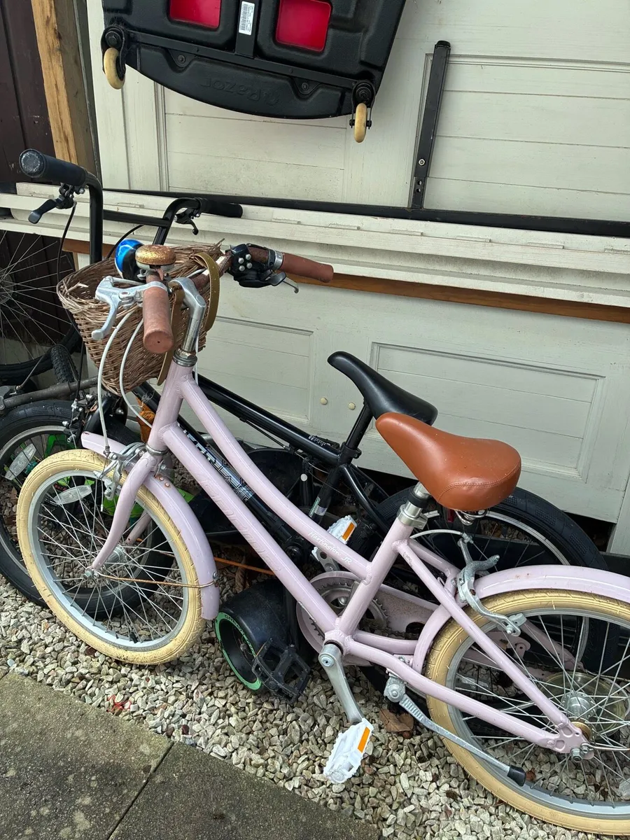 Bikes and furniture - Image 2