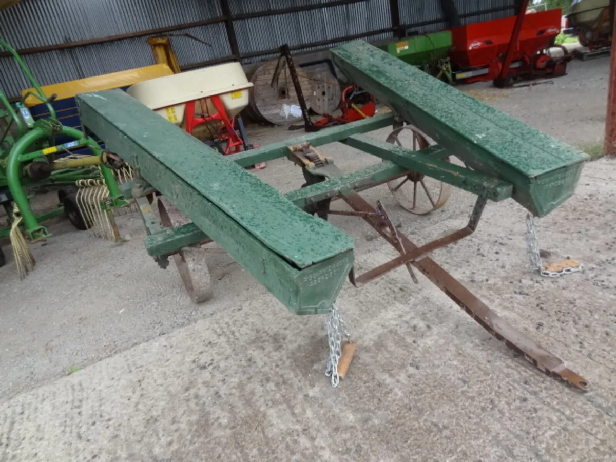 RG Garvie Vintage 5 Metre Grass Seed Box Sower - Image 2