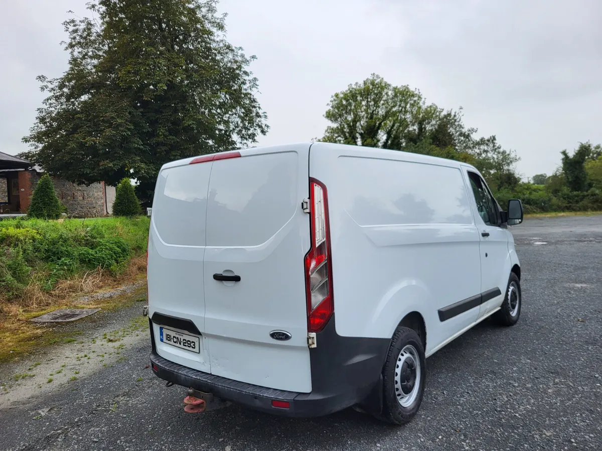 Ford Custom van - Image 4