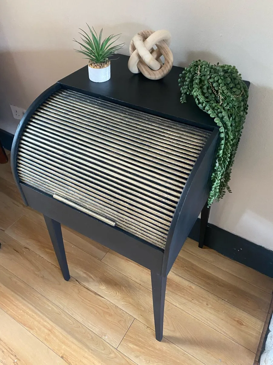 Vintage desk - Image 1