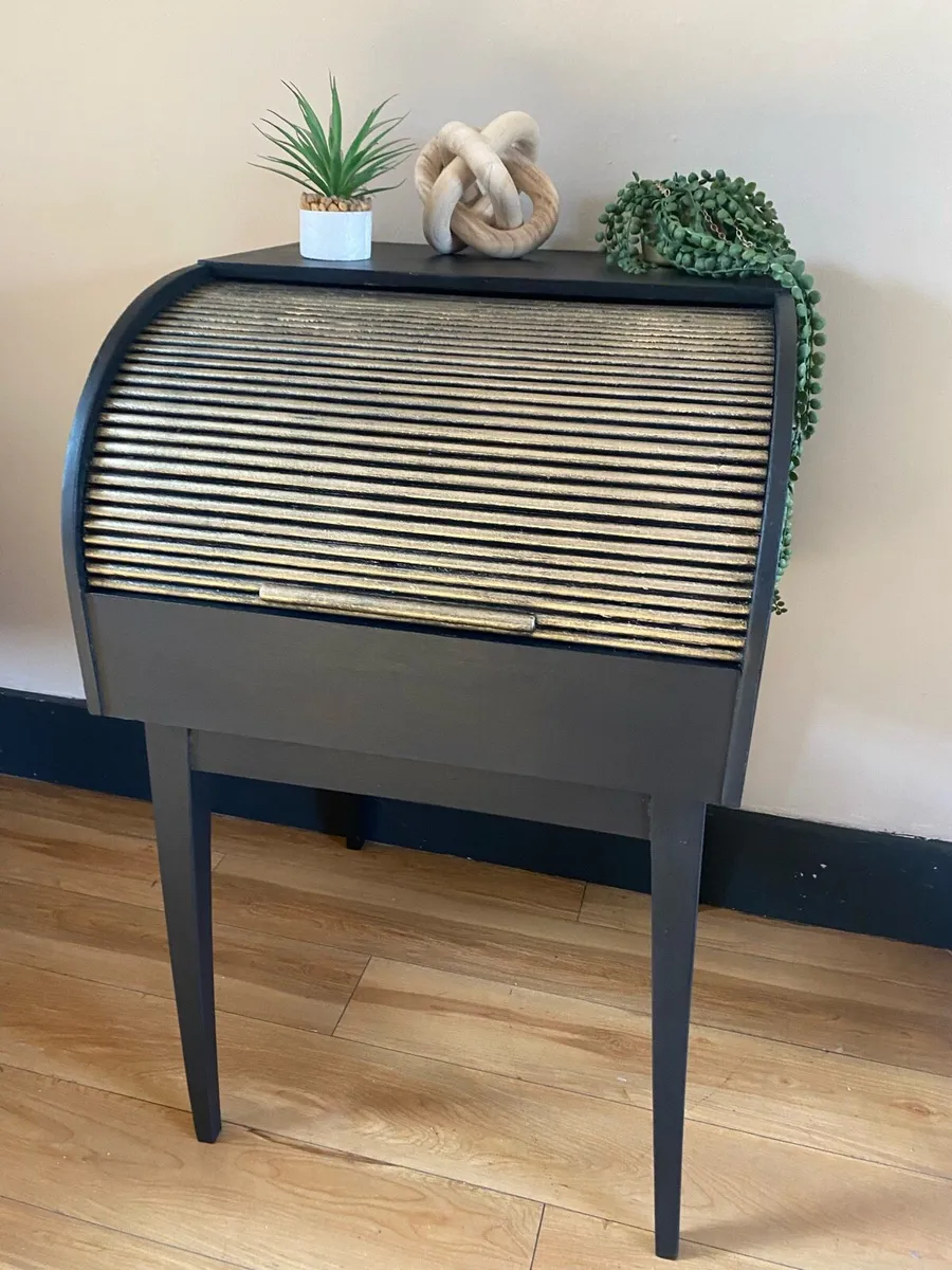 Vintage desk - Image 2