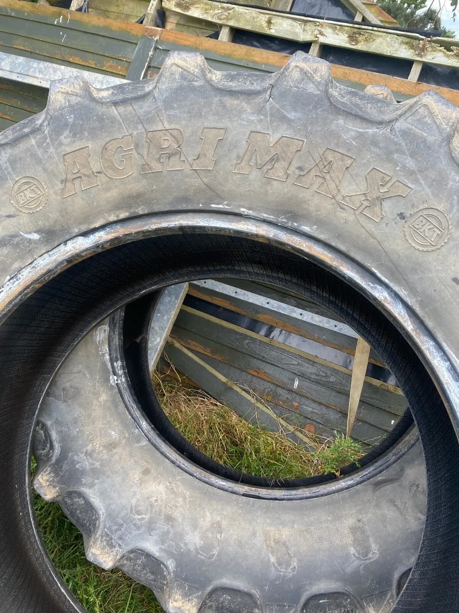 Set of Tractor Tyres For Sale - Image 4