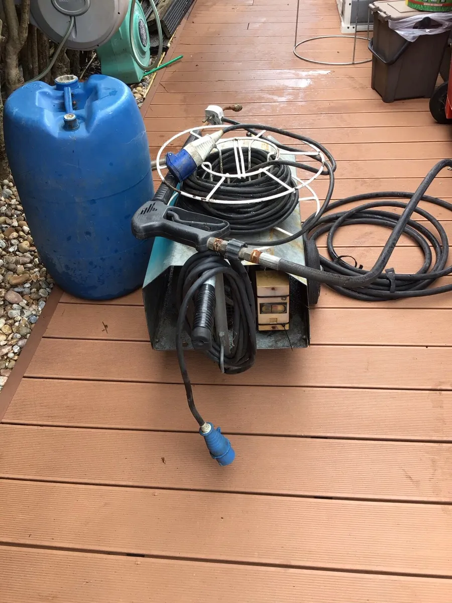 Pressure washer - Image 1