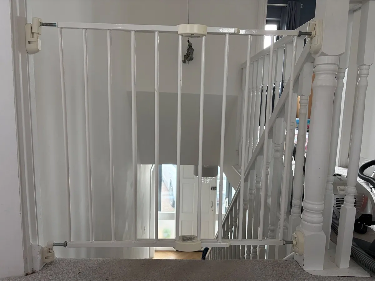 Extending Metal Baby Stair Gate - Image 2