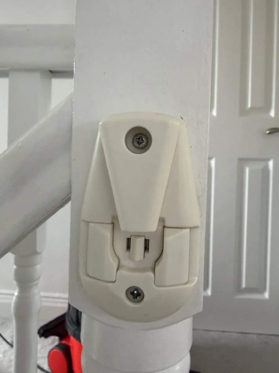 Extending Metal Baby Stair Gate - Image 1