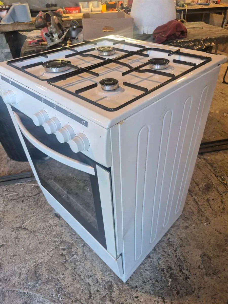 Gas cooker - Image 1