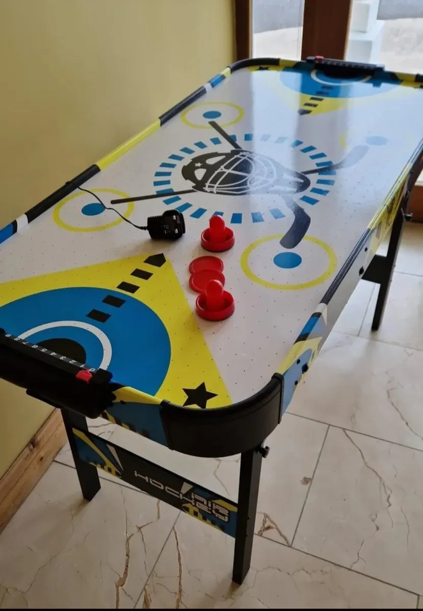 Air hockey table - Image 2