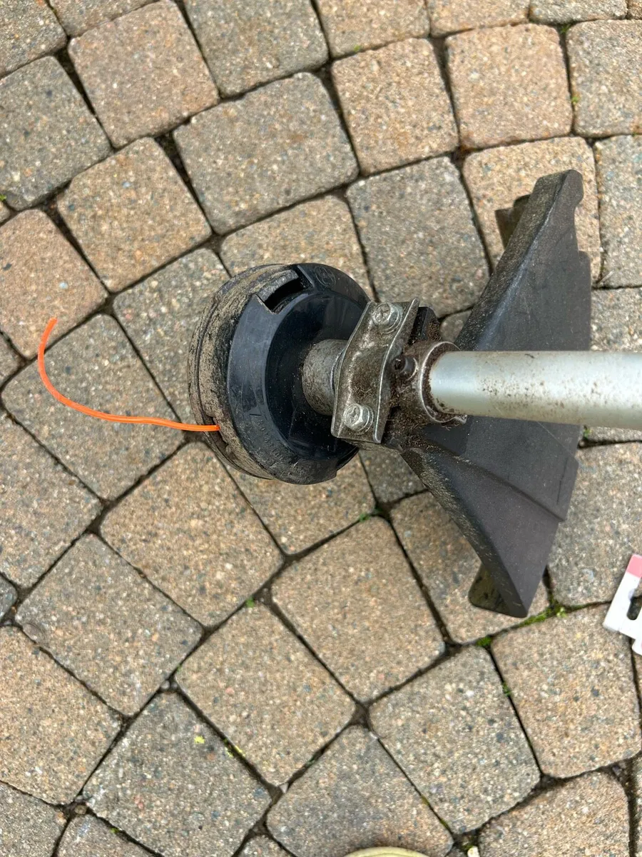 Petrol  Hitachi Strimmer - Image 3