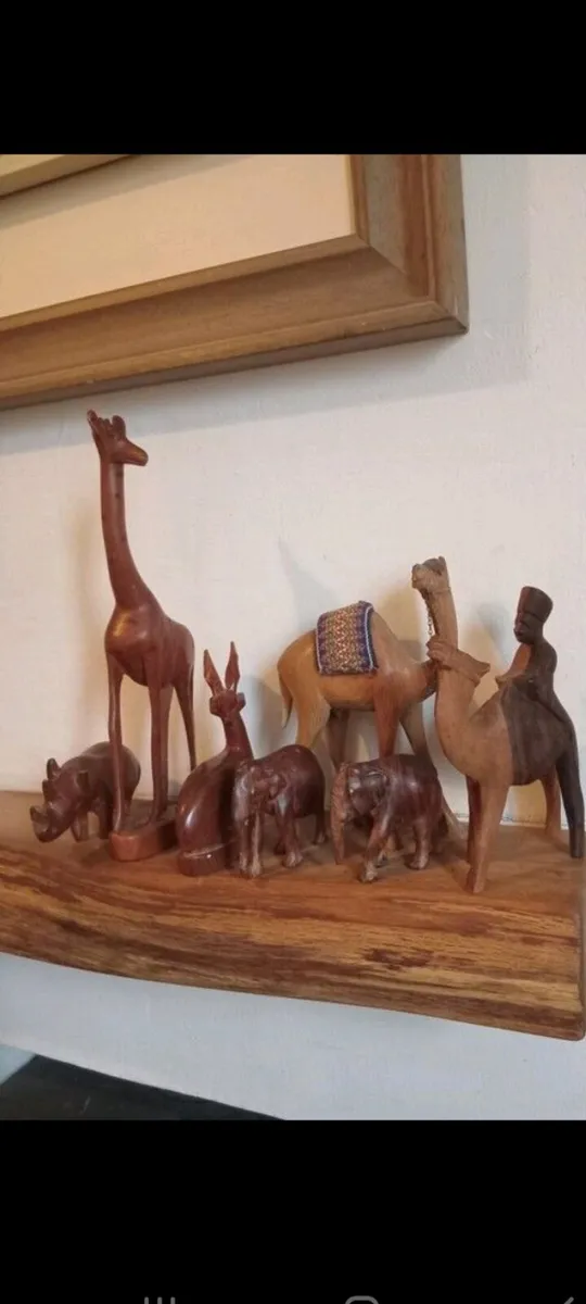 Besmo figures hand carved in kenya x8 - Image 1
