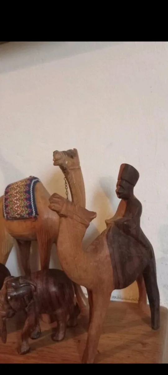 Besmo figures hand carved in kenya x8 - Image 2