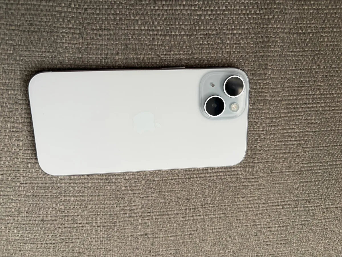 iPhone 15 - Image 2