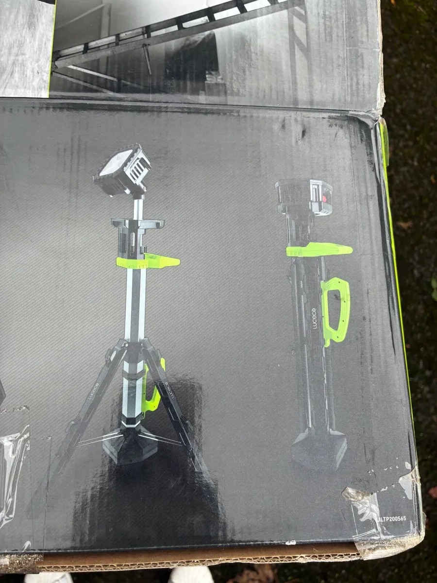 Luceco tripod work light - Image 4