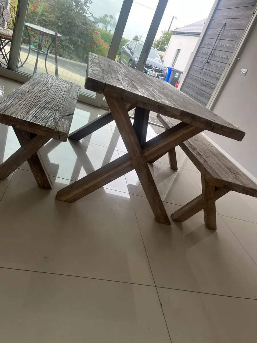 Rustic kitchen table and 2 benches - Image 1