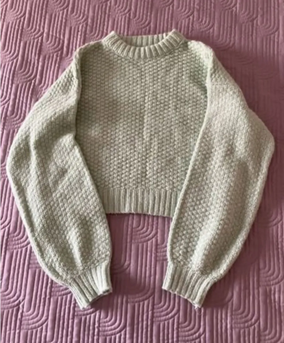 Stradavarious Jumper Size M - Image 1