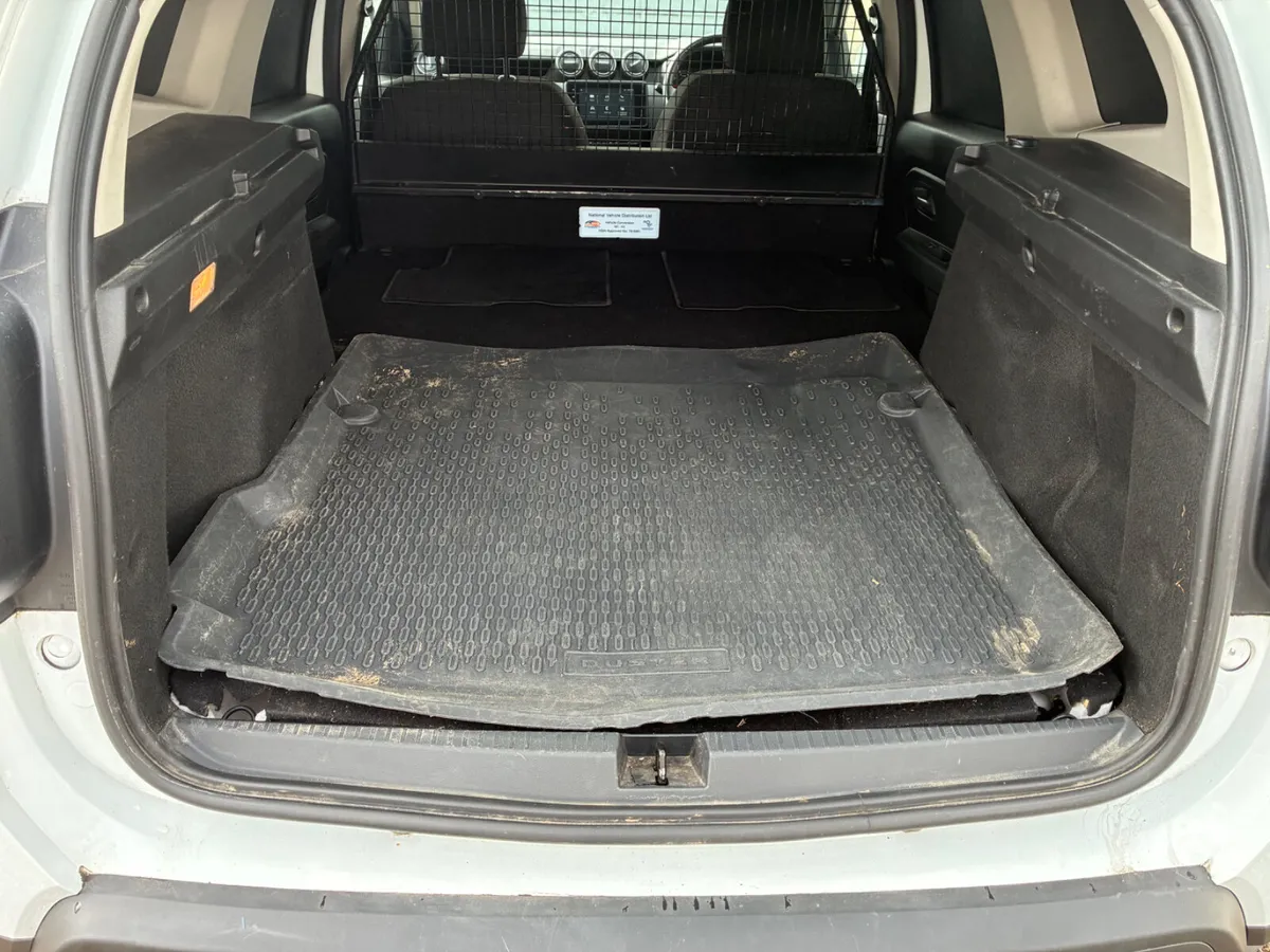 Dacia Duster 2023 / 4WD/ Commercial - Image 4