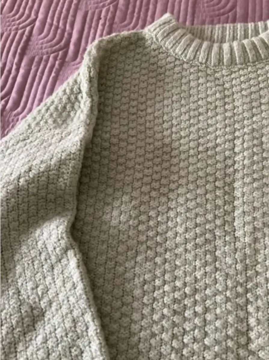 Stradavarious Jumper Size M - Image 3