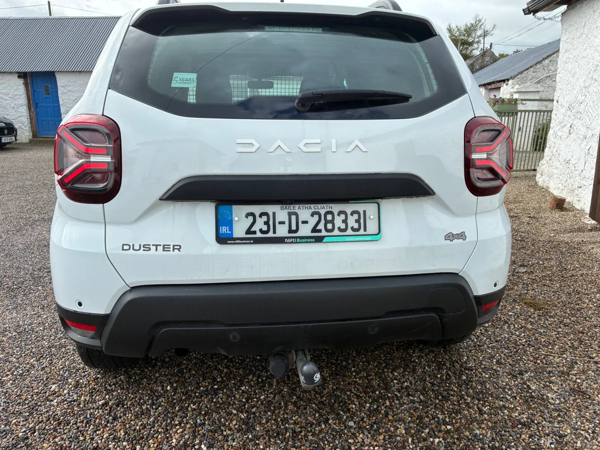 Dacia Duster 2023 / 4WD/ Commercial - Image 3