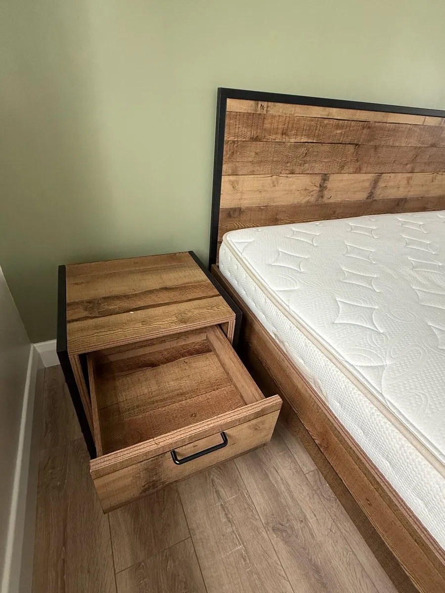 Bed and locker - Image 4