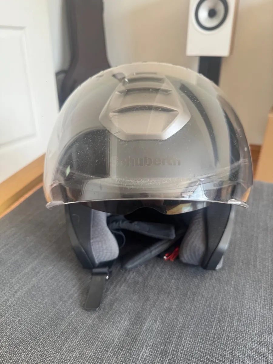 Schuberth c5 Helment - Matt Black - Image 2