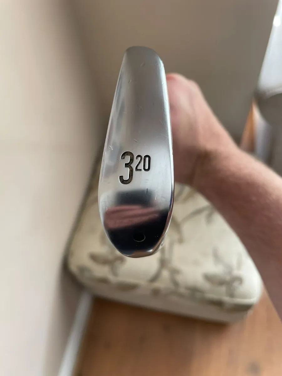 Srixon zx 20 degree 3 iron - Image 2