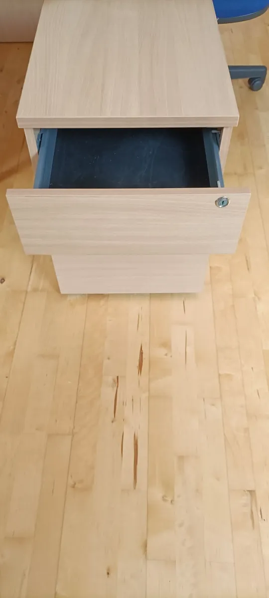Office furniture - Image 3