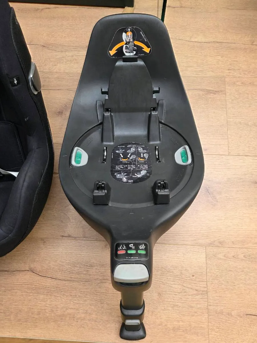 Cybex Car Seat with Isofix  base. - Image 2