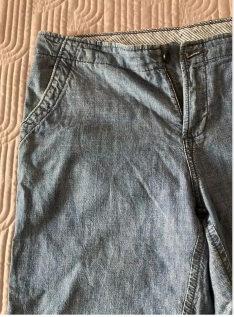 M&S Three Quarter length trousers Size 14 - Image 2