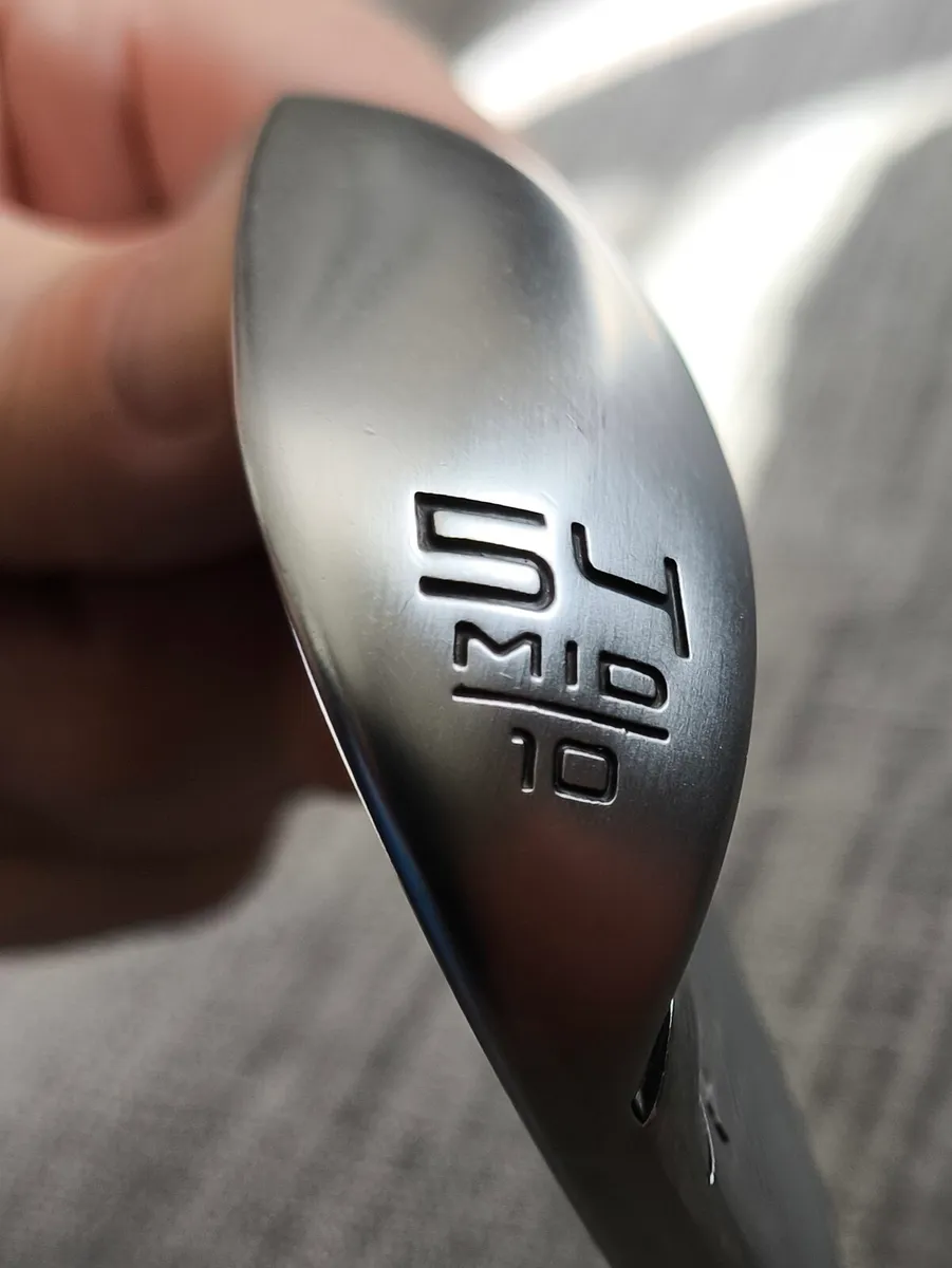 Cleveland RTX 6 Zipcore 54 Degree Wedge - Image 1