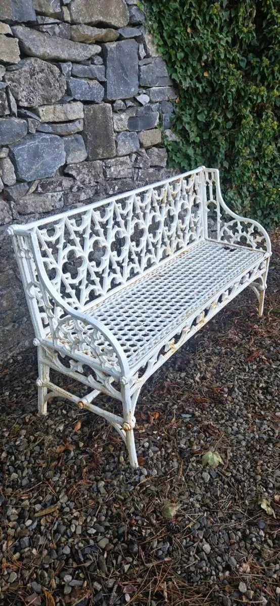 Garden  bench  solid cast iron very very heavy - Image 1