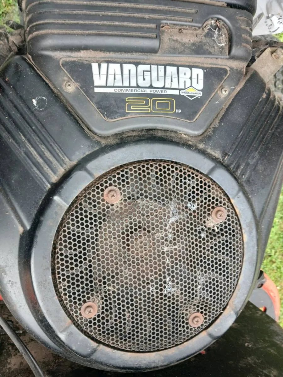 Breaking 4 Parts Ride On Mowers - Image 4