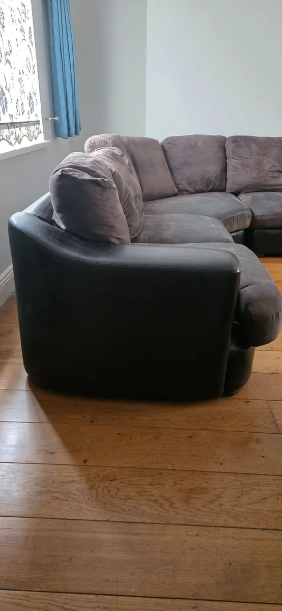 Brown L-shaped large sofa - Image 3