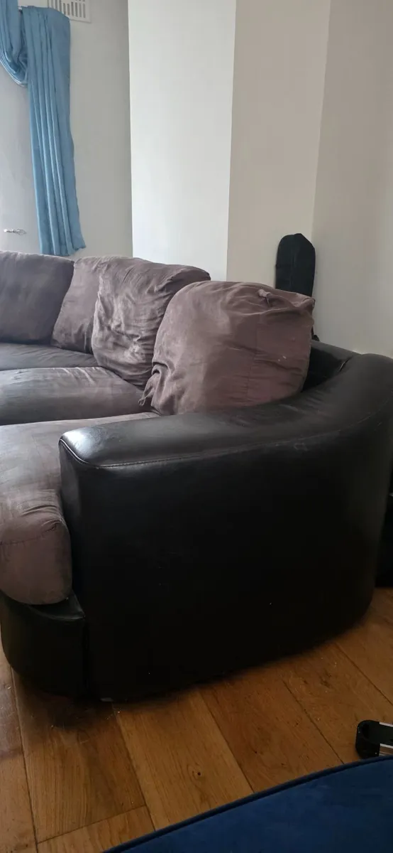 Brown L-shaped large sofa - Image 4