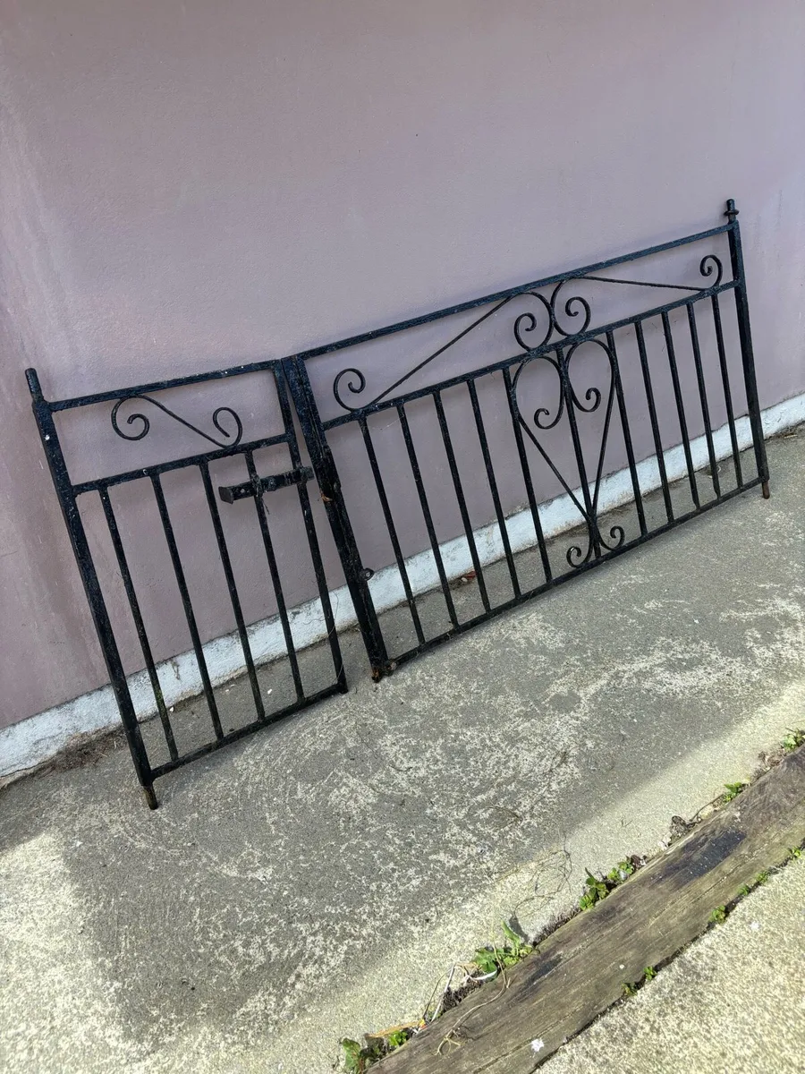 Gates - Image 1