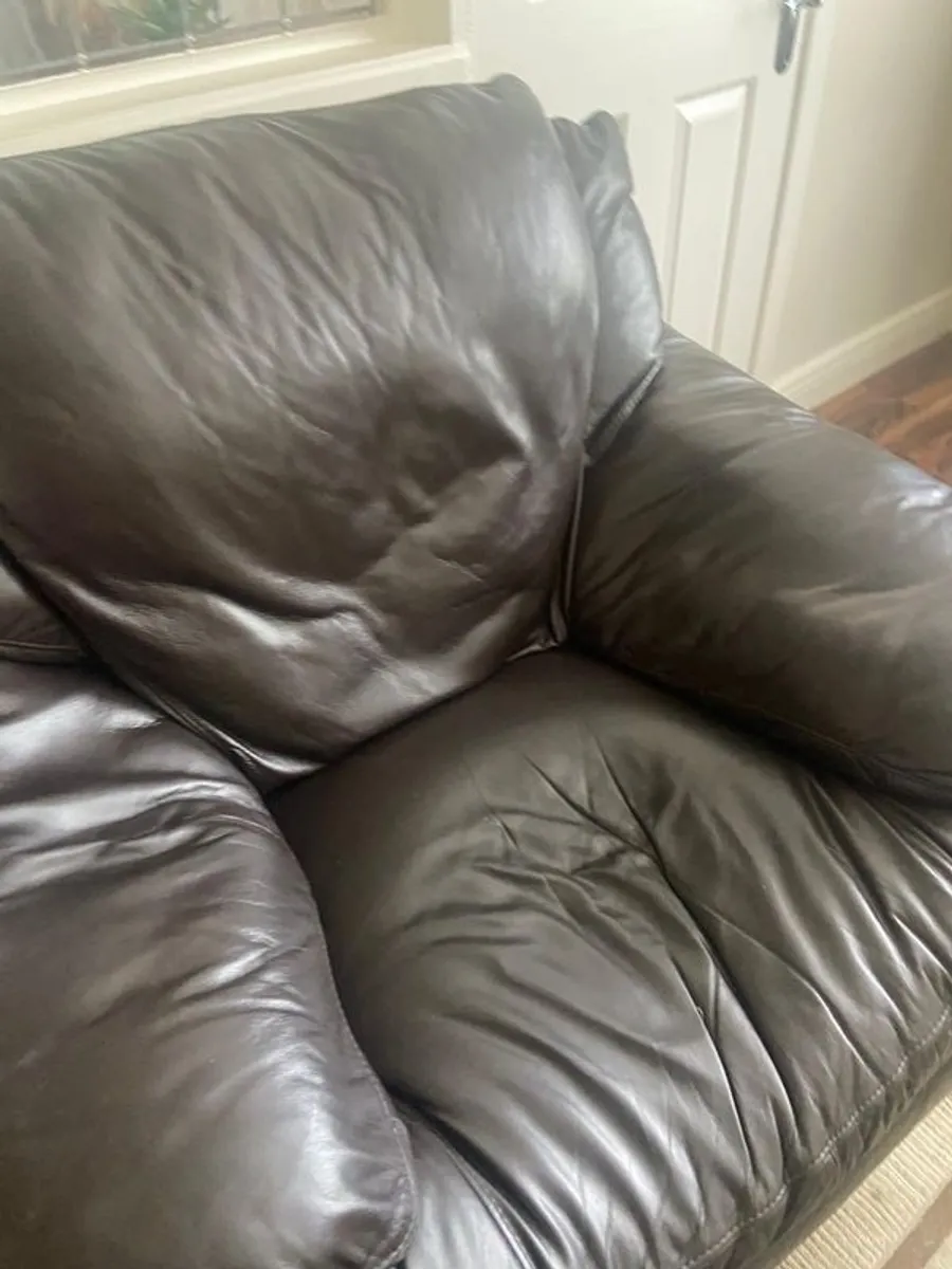 2 seater sofa & 2 armchair's - Image 2