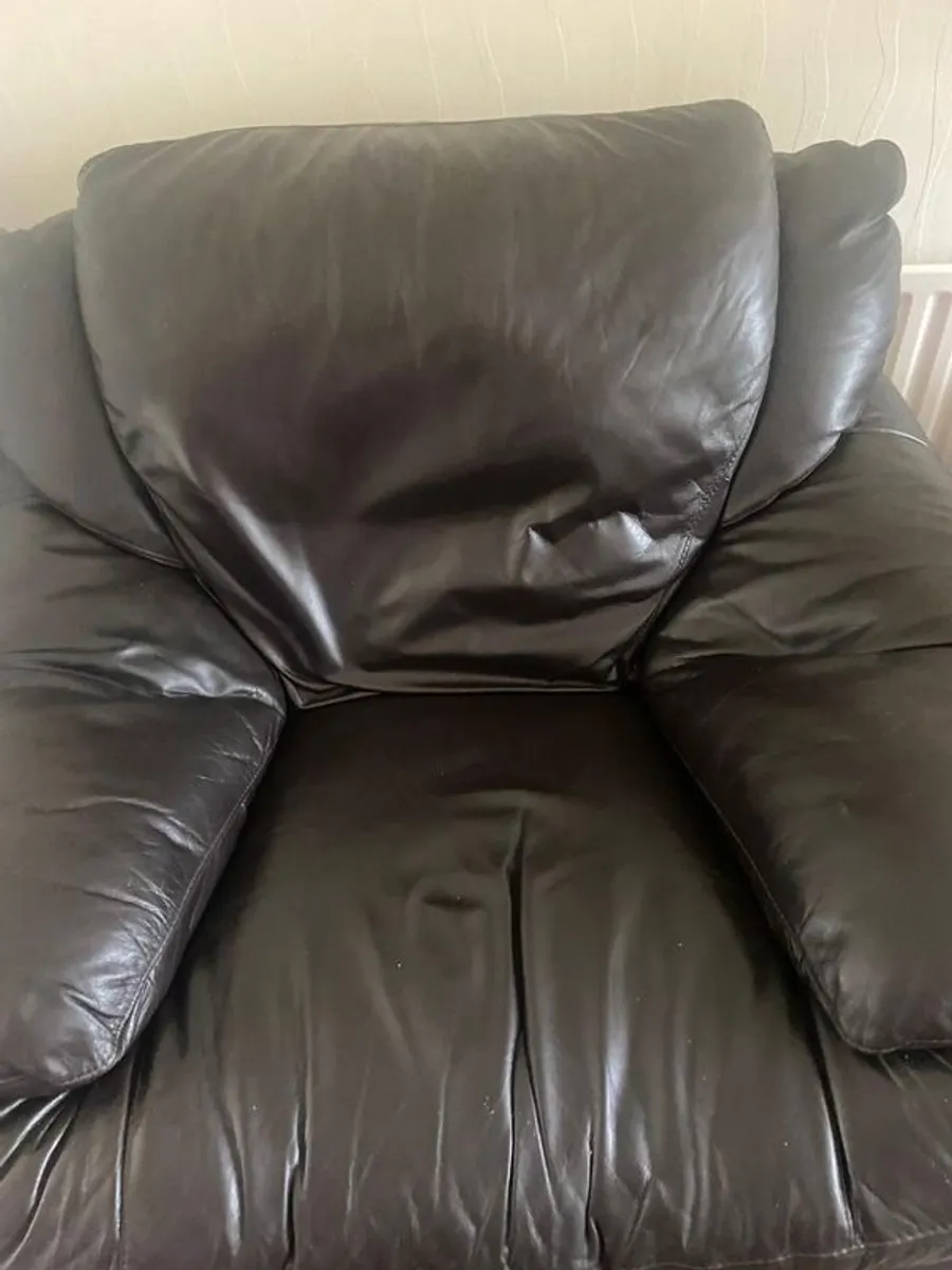 2 seater sofa & 2 armchair's - Image 3