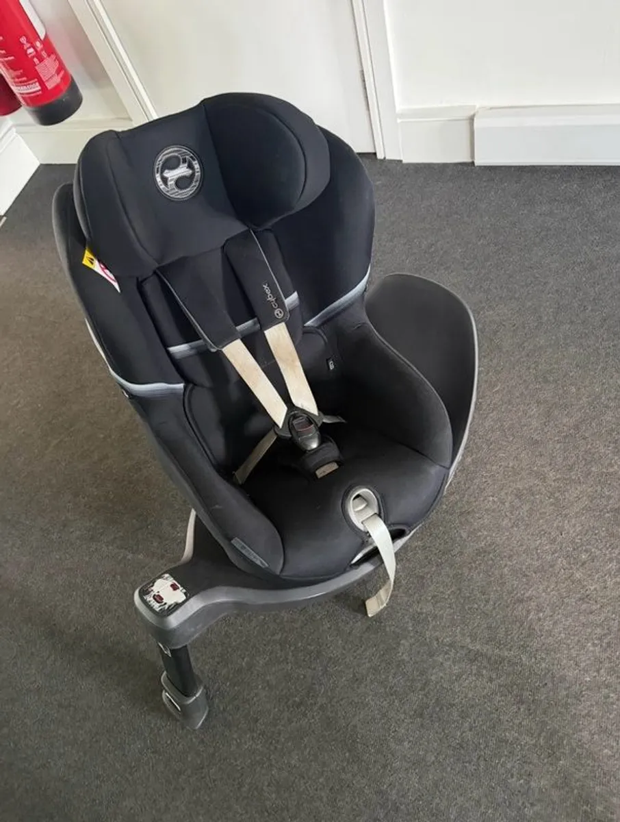 Car Seat - Image 3
