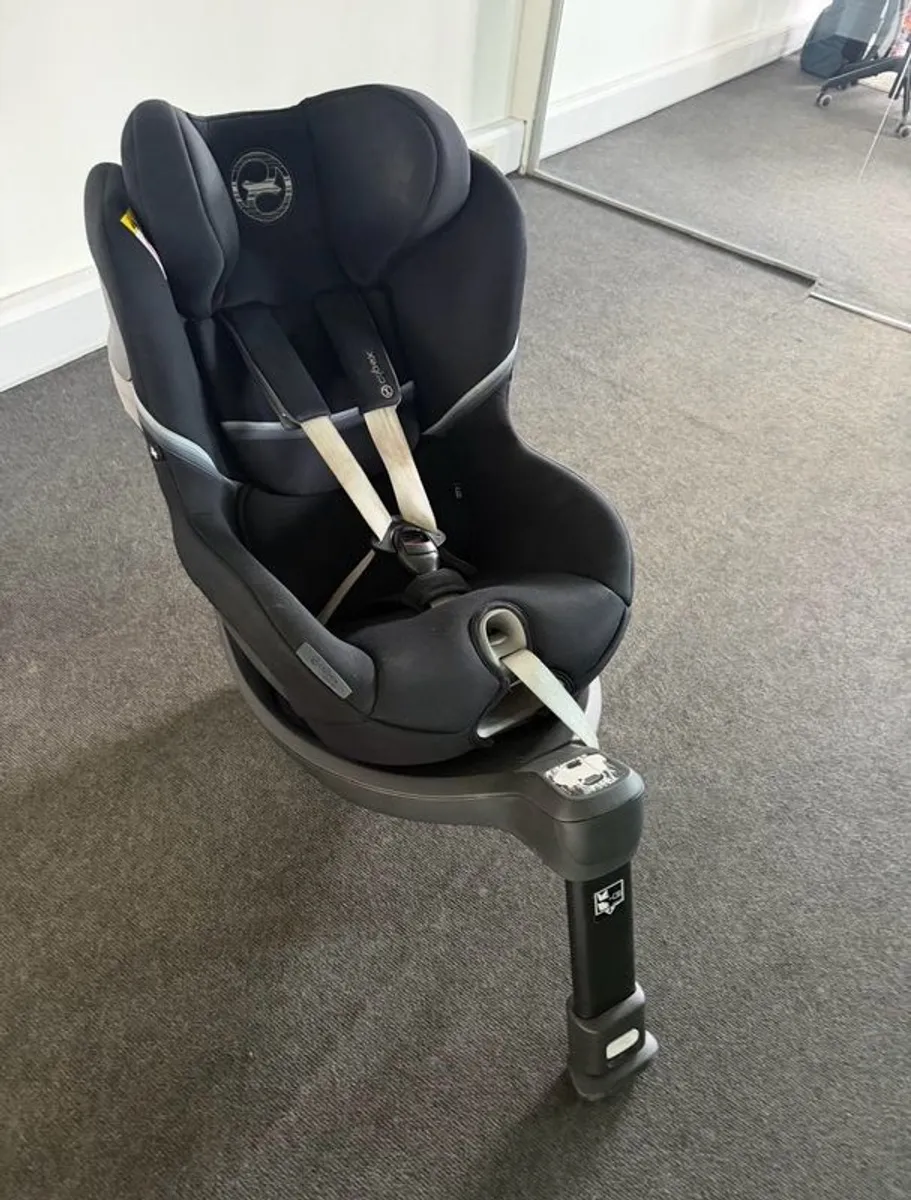 Car Seat - Image 4