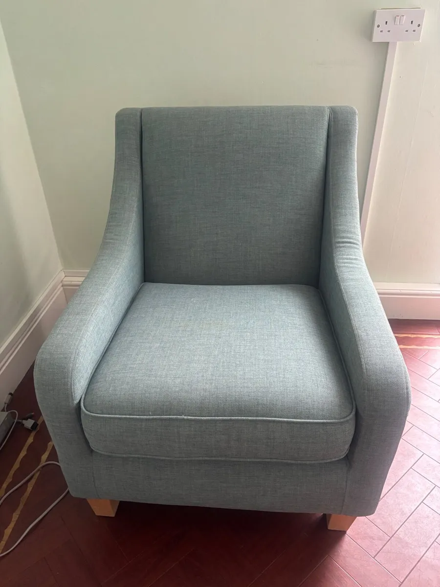 Sofa and chairs - Image 1