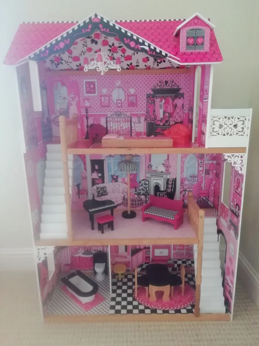 Doll house - Image 1
